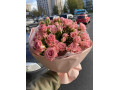 кустовые розы  в упаковке
